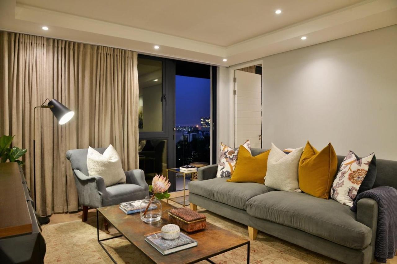 35 On Main By In Luxury Apartment