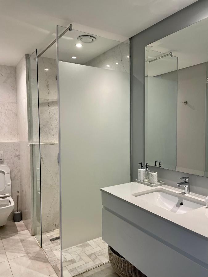 35 On Main By In Luxury Apartment
