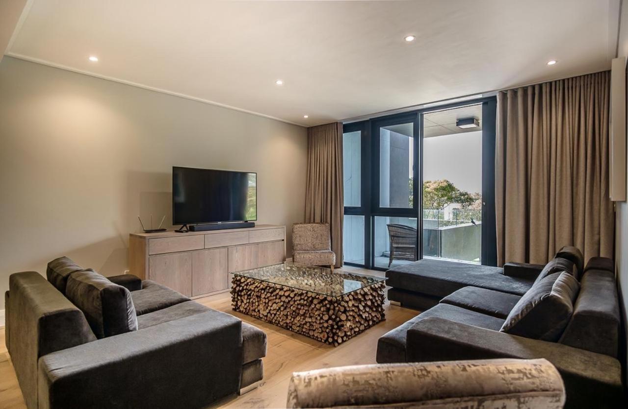 35 On Main By In Luxury Apartment *